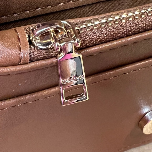 bebe Sophia chain crossbody - Picture 6 of 16